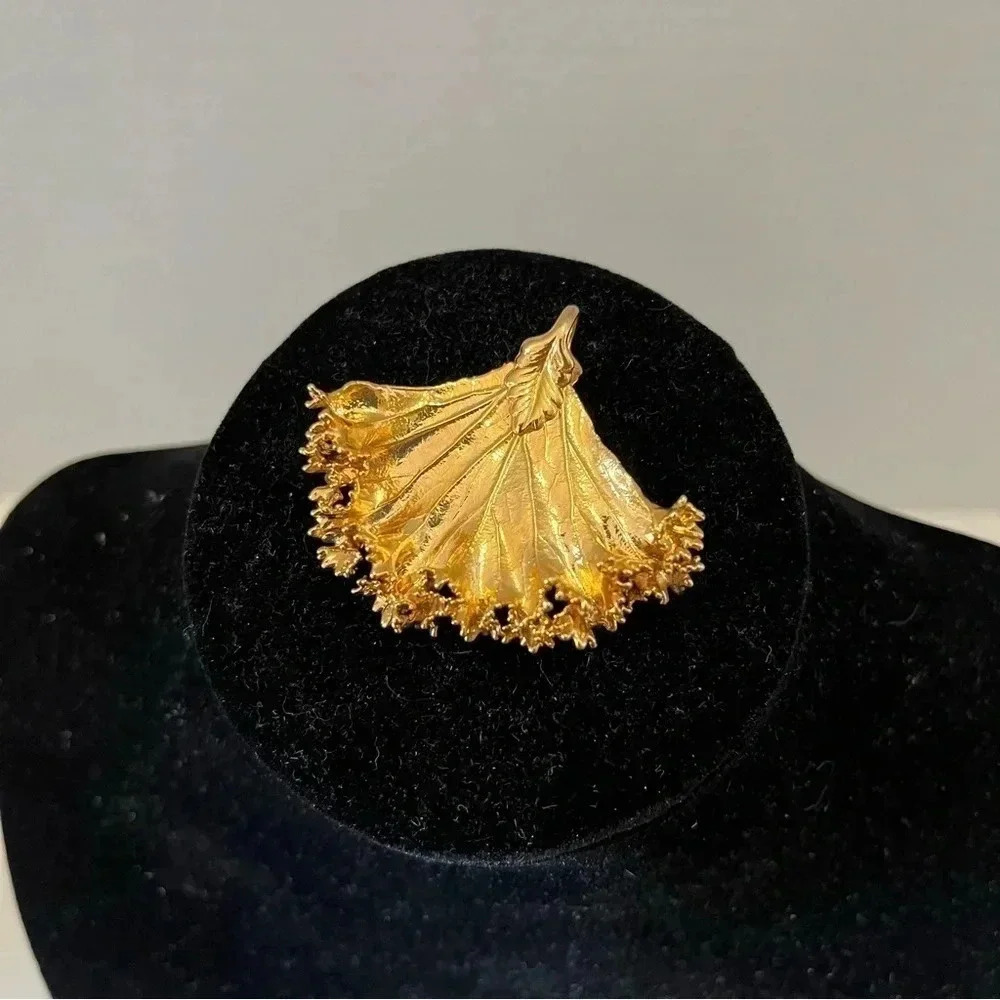 Vintage Natures Jewelry 24k Gold Dipped Genuine L… - image 1